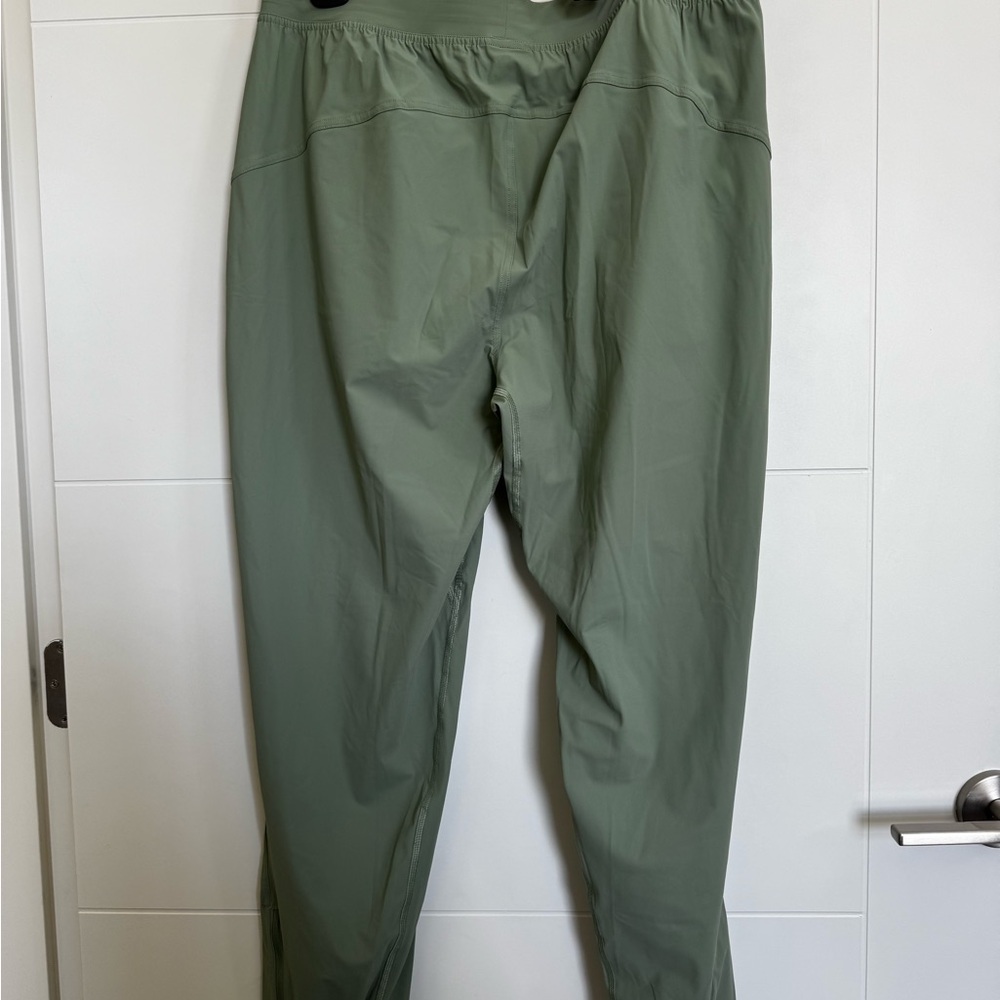 Adapted State High-Rise Jogger - Picture 3 of 4